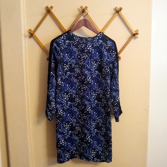 Banana Republic Dresses & Skirts - Banana Republic Blue & Black Abstract Dot Shift Dress